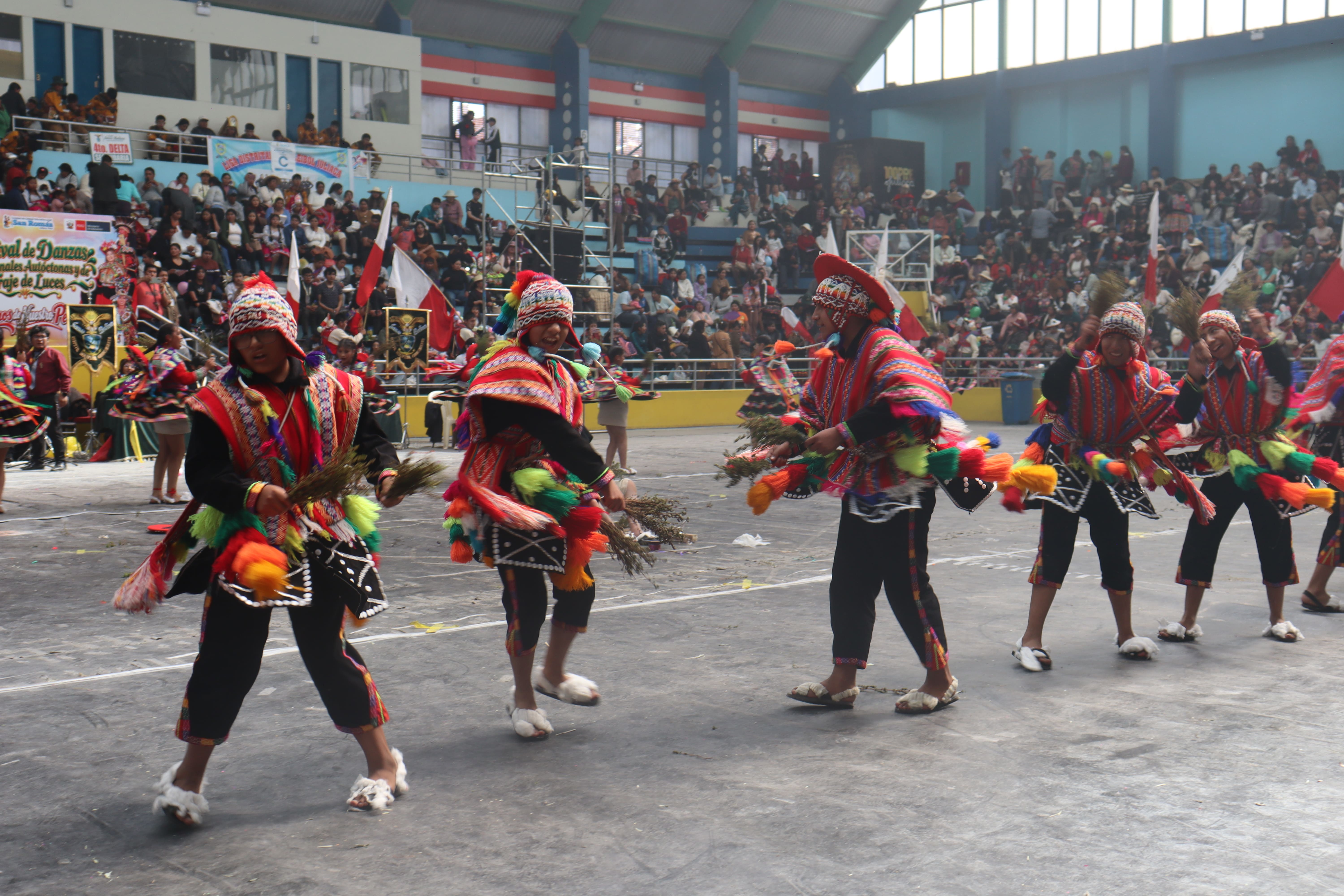 Concurso de Danzas - Sede Juliaca (20 Años)