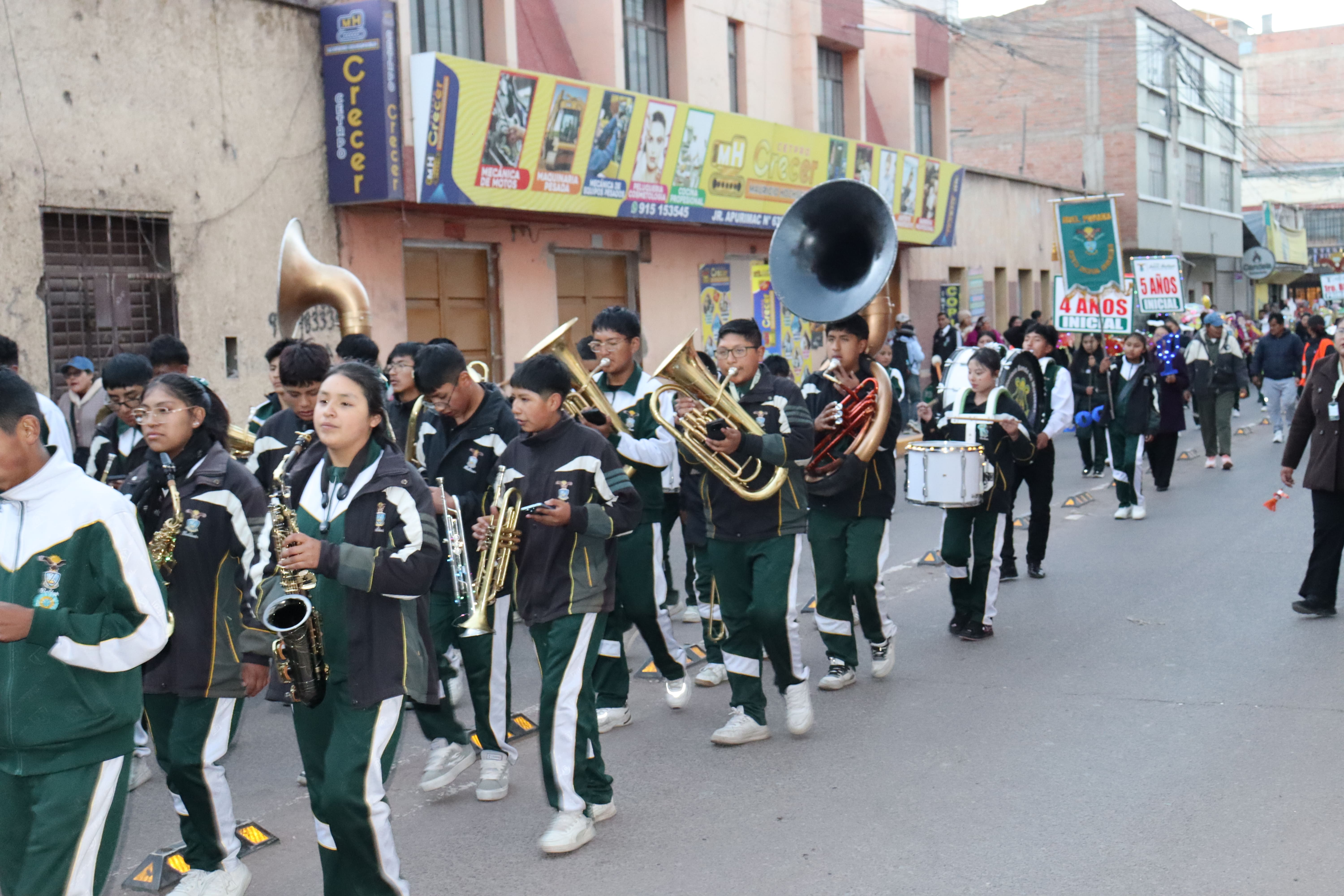 Paseo de Faroles - Sede Juliaca (20 Años)